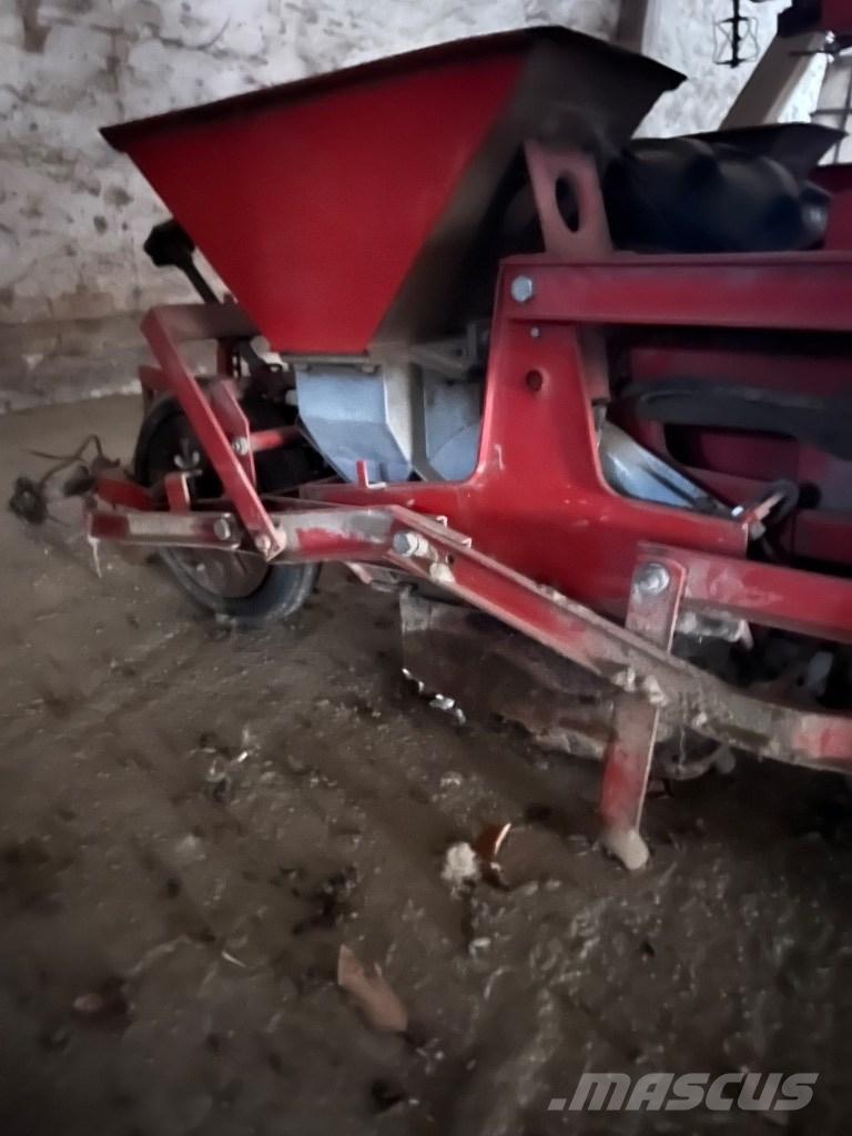Becker 12 R Високоточні сівалки