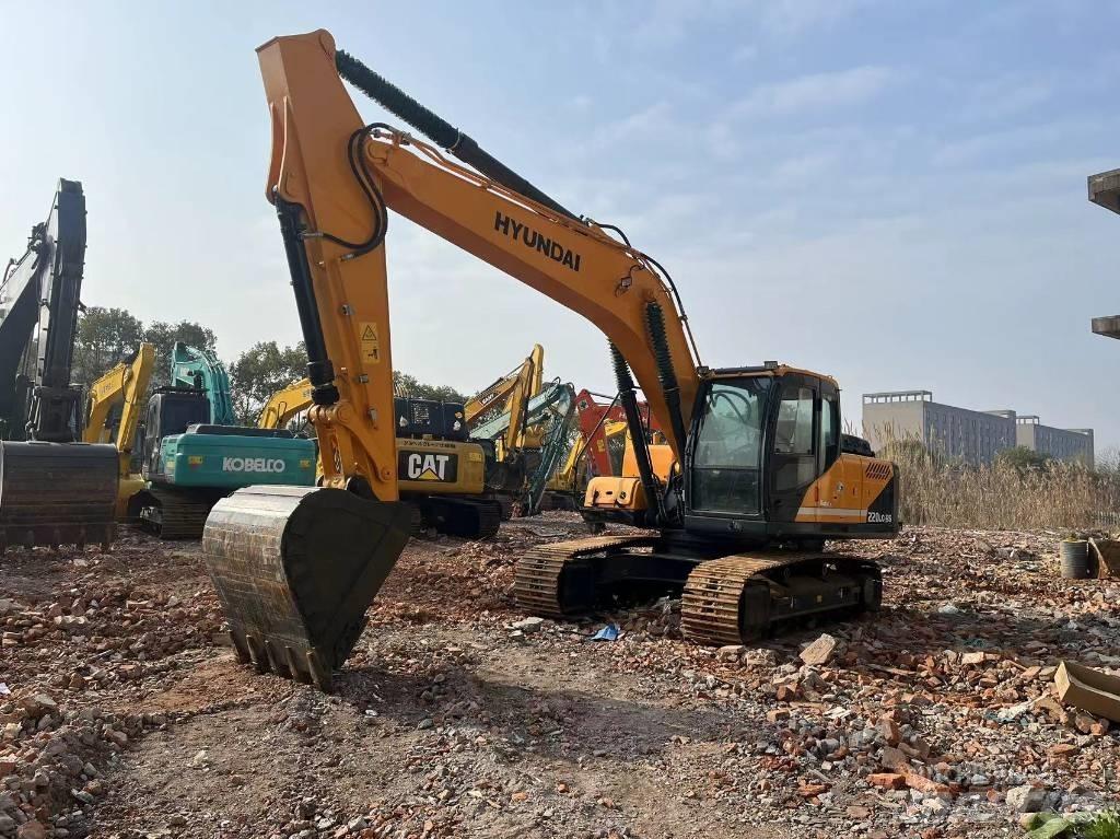 Hyundai R220 Гусеничні екскаватори