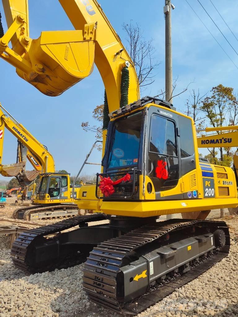 Komatsu PC 200 Гусеничні екскаватори