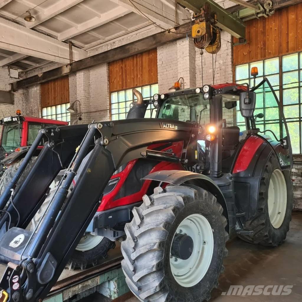 Valtra T 174 Трактори