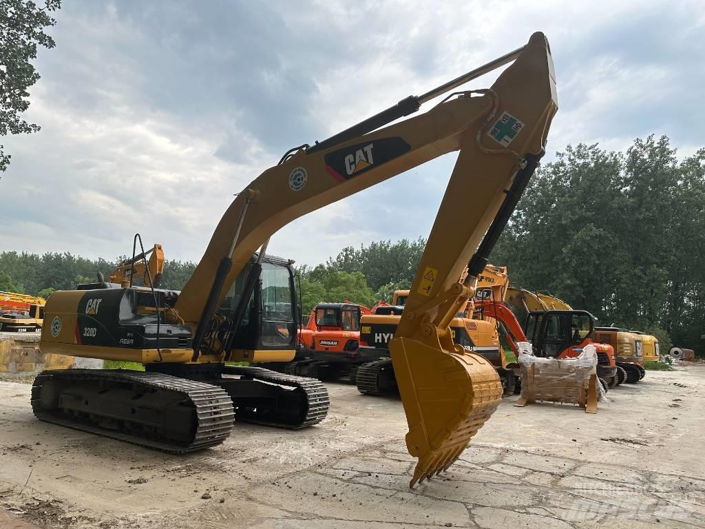 CAT 320D Гусеничні екскаватори