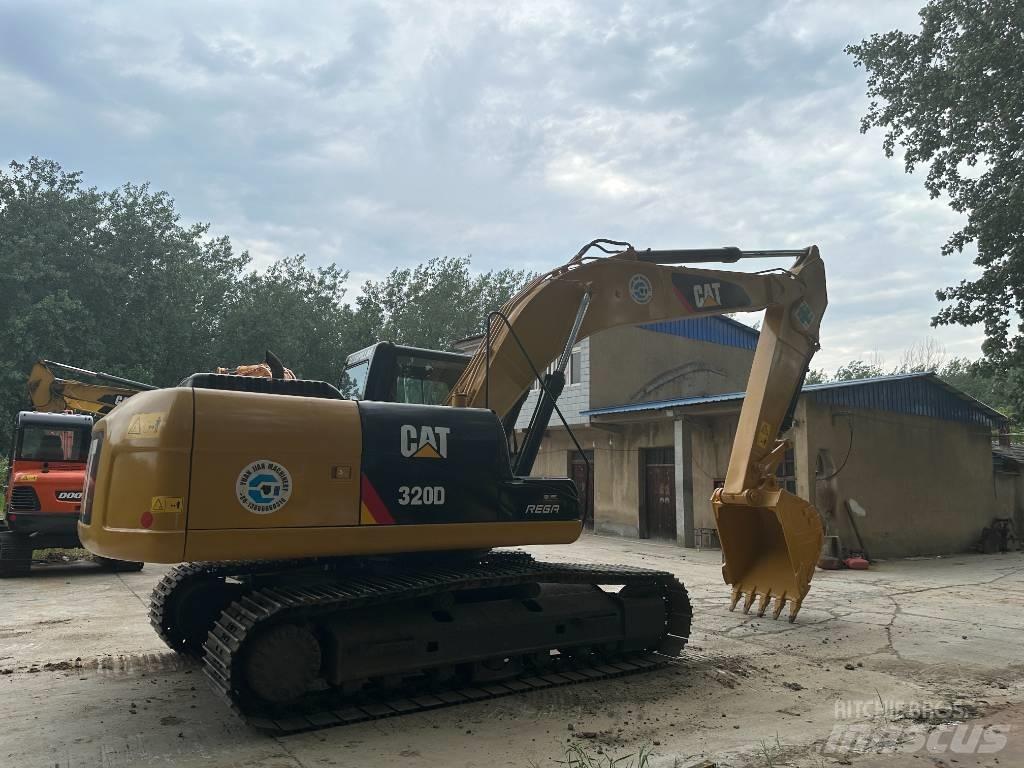 CAT 320D Гусеничні екскаватори