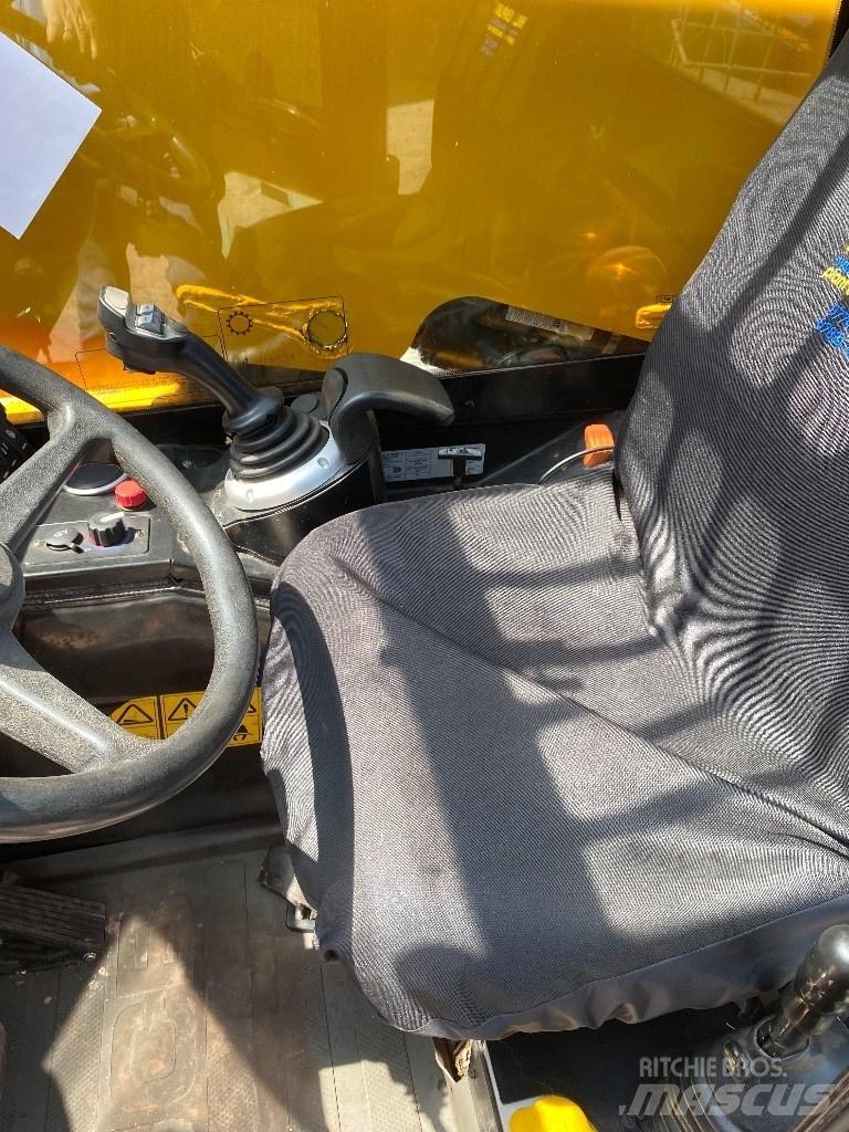 JCB 527-58 Agri Телескопічний навантажувач