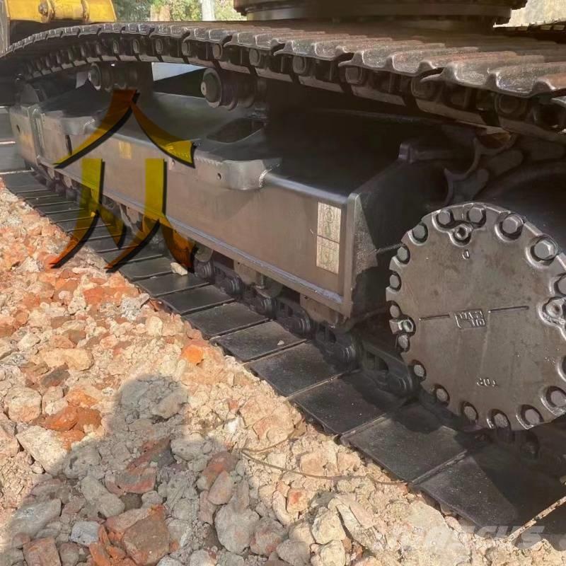 Komatsu PC 220 Гусеничні екскаватори