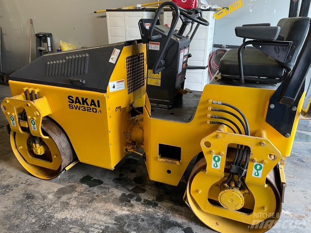 Sakai SW 320-1 Котки тротуарні