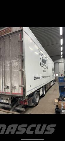 VAK V 4-40 Причепи-рефрижератори