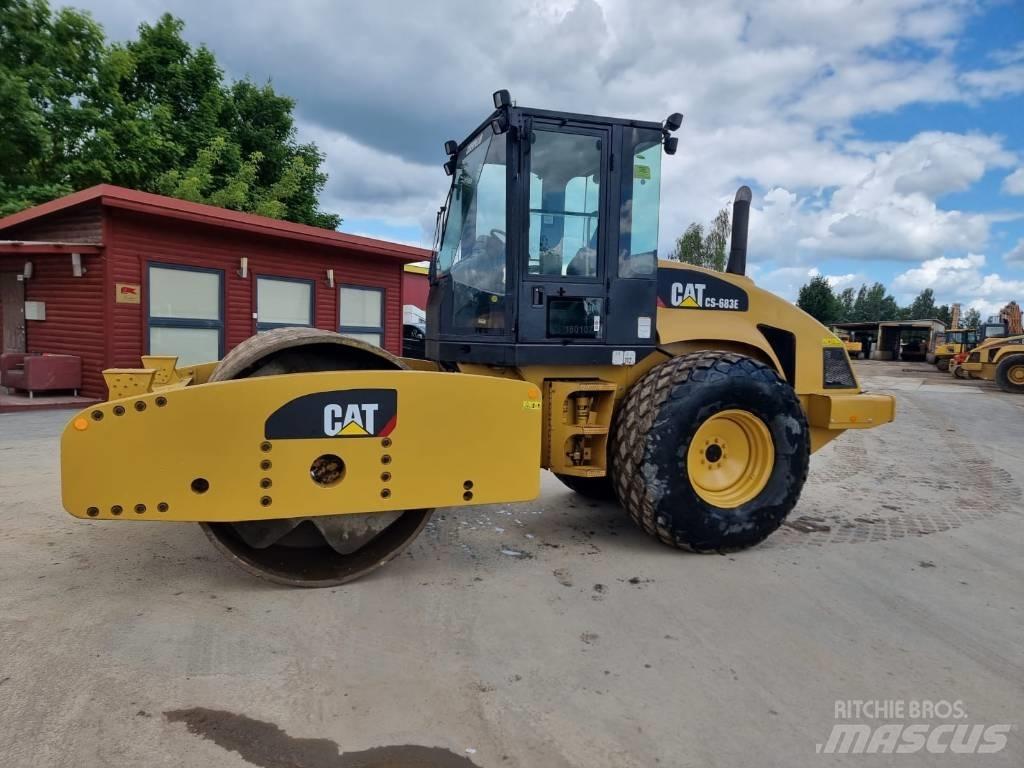 CAT CS 683 E Грунтові котки