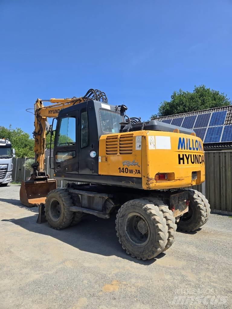 Hyundai Robex 140 W Колісні екскаватори