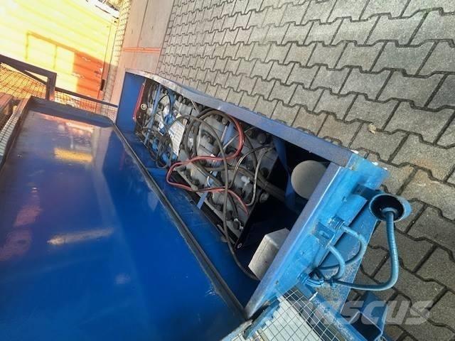 Holland Lift A151EV Підйомники-ножиці
