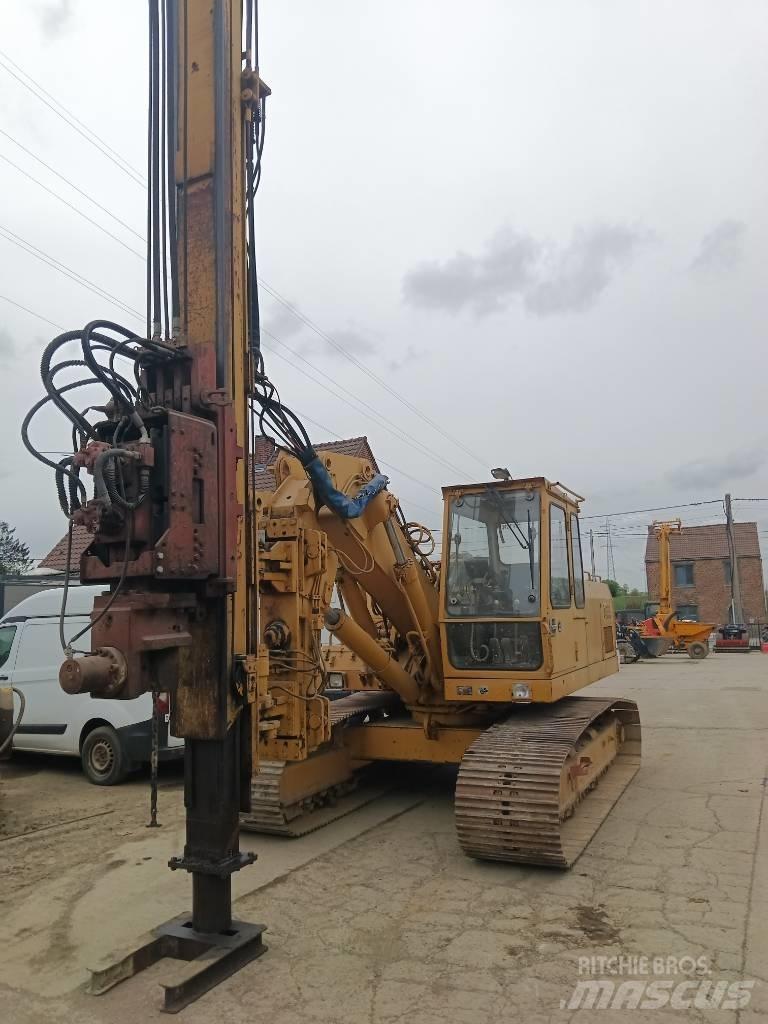 Liebherr R 922 L Гусеничні екскаватори