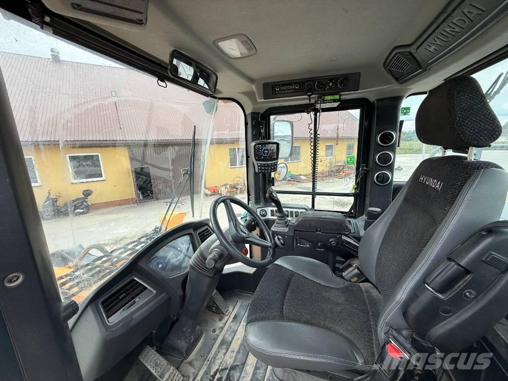 Hyundai HL 960 Фронтальні навантажувачі