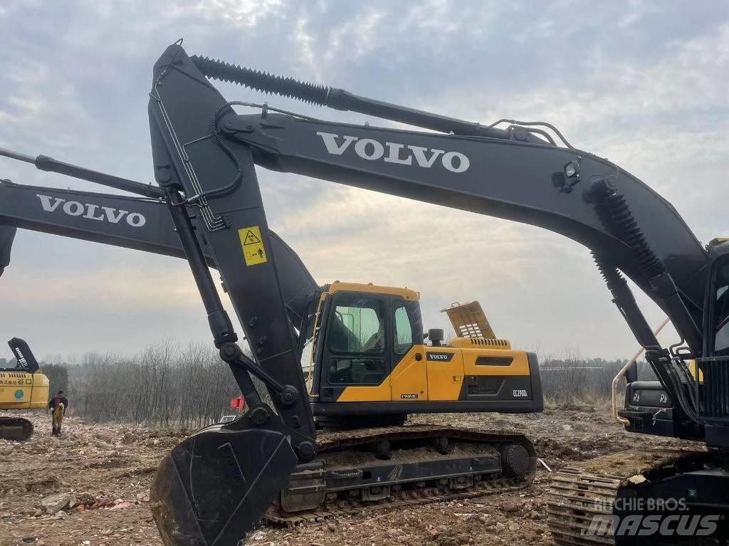 Volvo EC 210 D Гусеничні екскаватори