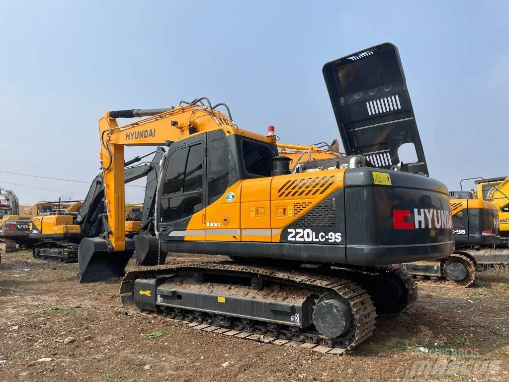 Hyundai R220-9S Гусеничні екскаватори