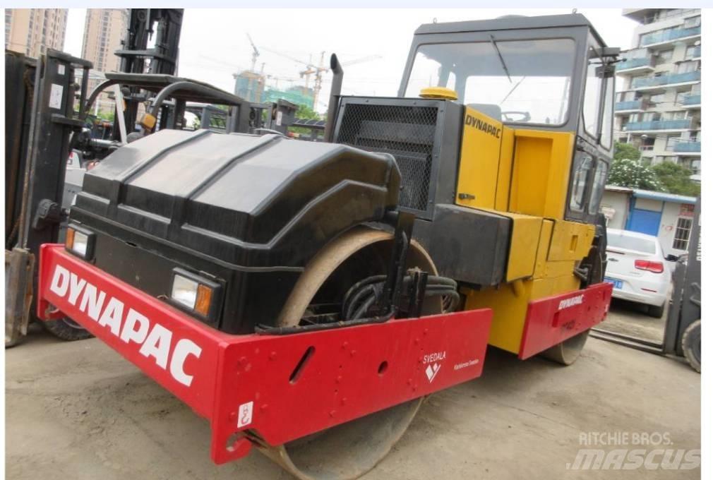 Dynapack CC421 Грунтові котки