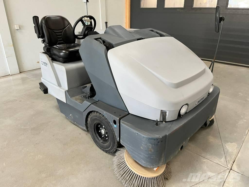 Nilfisk SW 8000 Внутрішні підмітальні машини