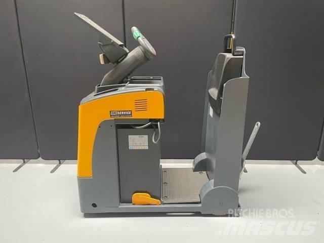Jungheinrich EZS 130 Тягачі колісні