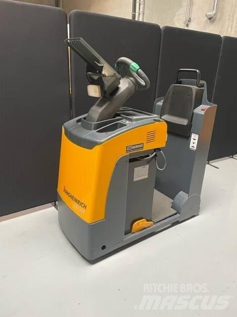 Jungheinrich EZS 130 Тягачі колісні