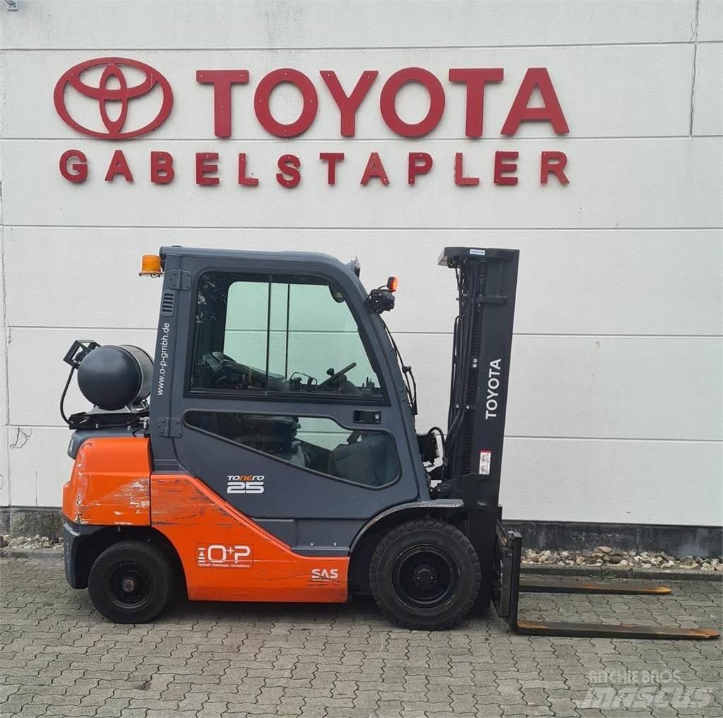 Toyota 02-8FGF25 Газові навантажувачі