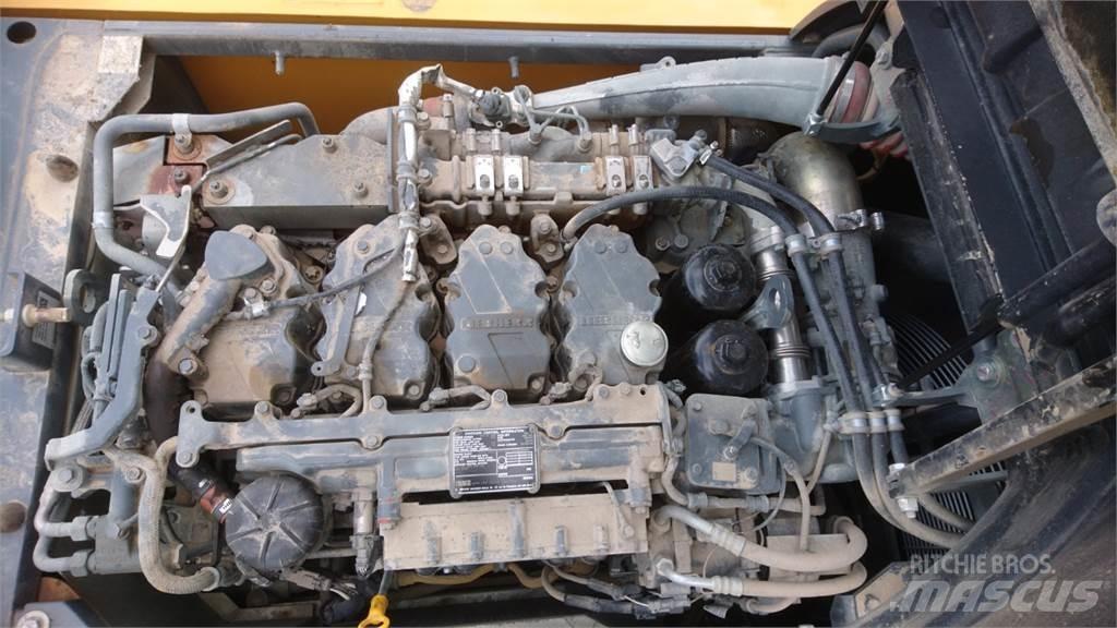 Liebherr R924LC Гусеничні екскаватори