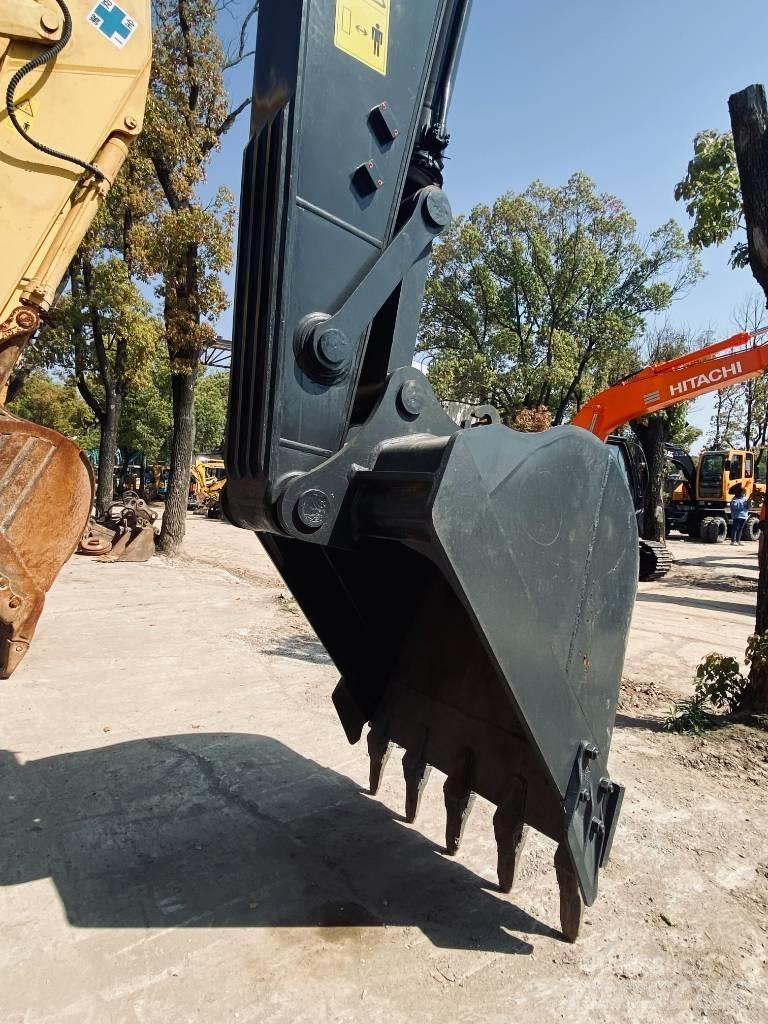 Volvo EC210DL Гусеничні екскаватори