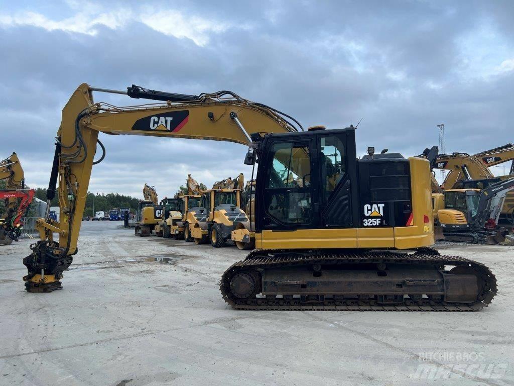 CAT 325FL CR Гусеничні екскаватори