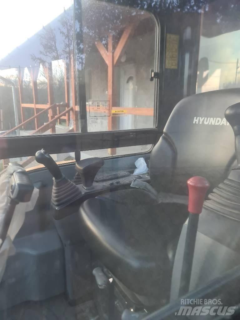 Hyundai R25Z-9 AK Міні-екскаватори < 7т