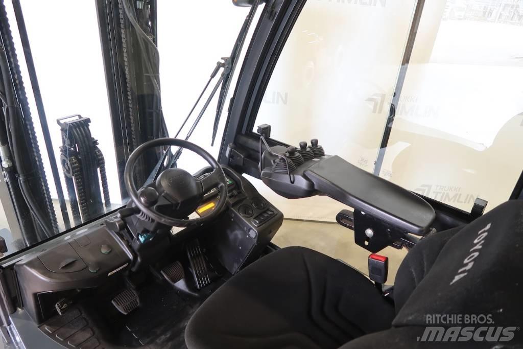 Toyota 52-8FDF25 Дизельні навантажувачі