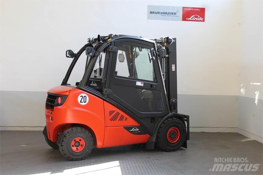 Linde H30D Дизельні навантажувачі