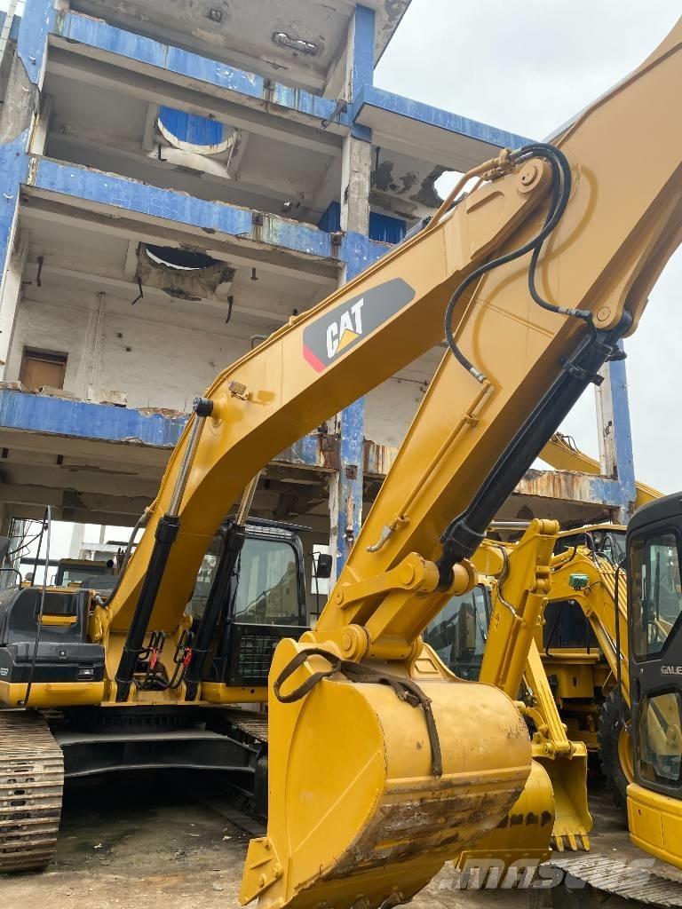 CAT 330 D Гусеничні екскаватори