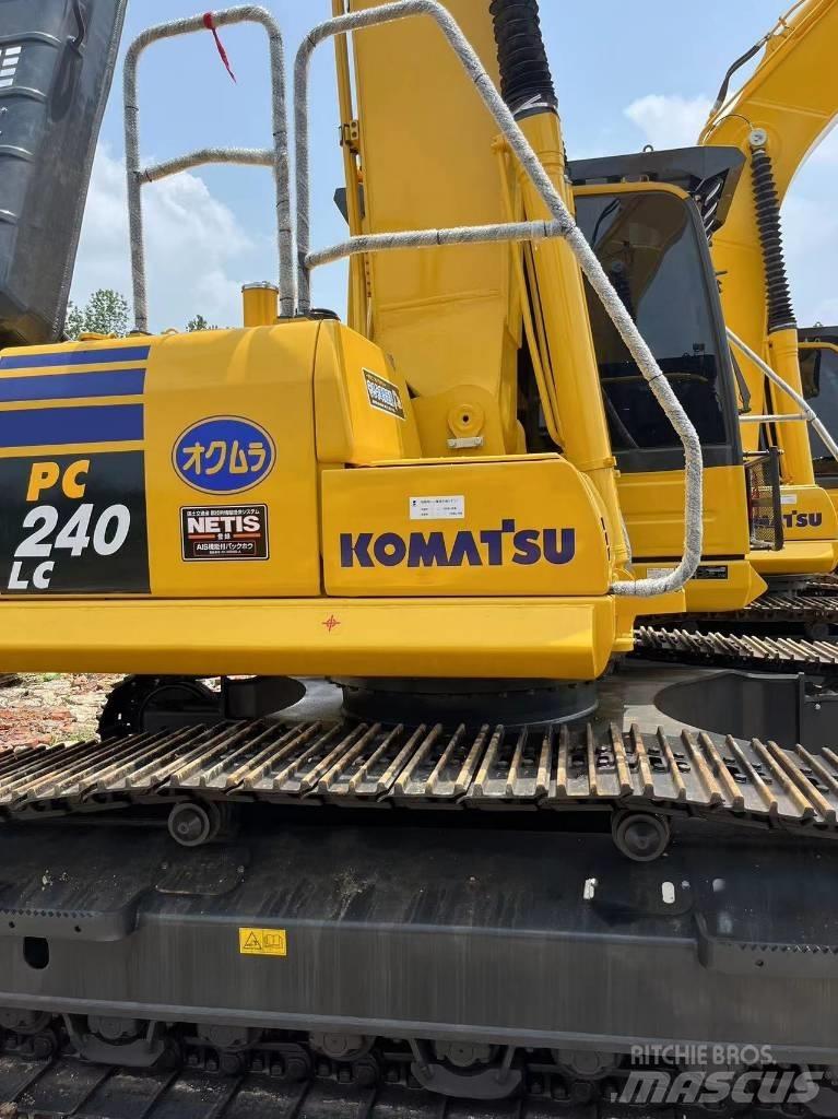Komatsu PC 240-8 Гусеничні екскаватори