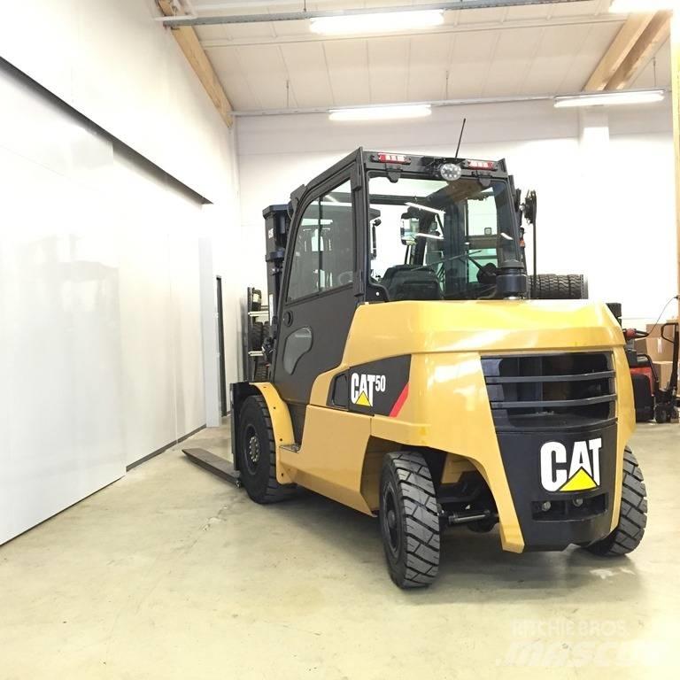CAT DP 50 N Дизельні навантажувачі