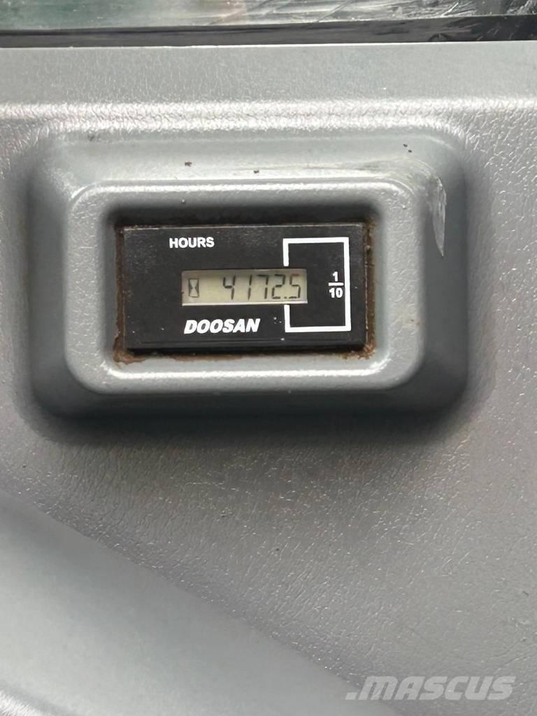 Doosan DX140LCR-7 Гусеничні екскаватори