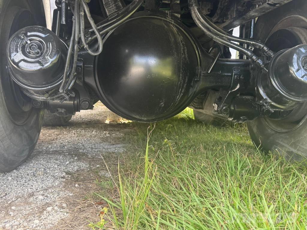 Freightliner M2 Комбі/Вакуумні вантажівки