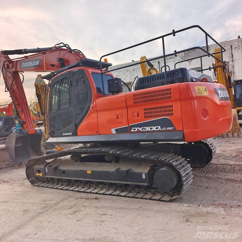 Doosan DX 300 LC Гусеничні екскаватори