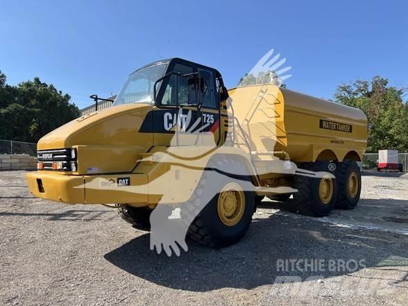 CAT 725 Поливальні машини