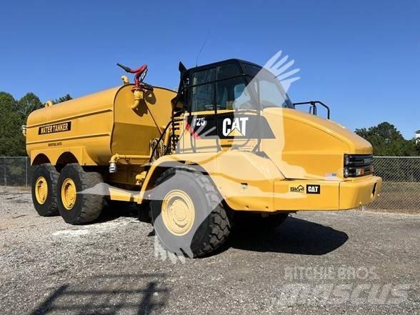 CAT 725 Поливальні машини