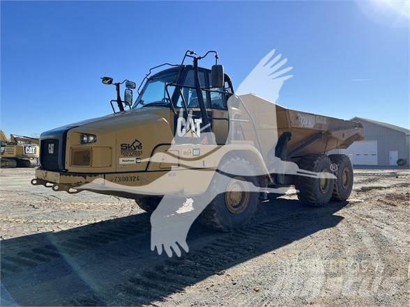 CAT 725C2 Зчленовані самоскиди