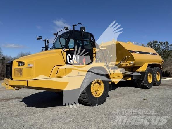 CAT 725C2 Поливальні машини