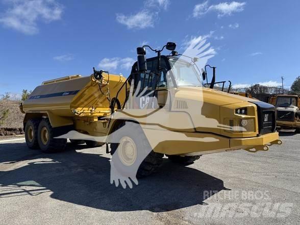 CAT 725C2 Поливальні машини