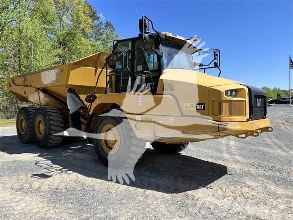 CAT 730 Зчленовані самоскиди