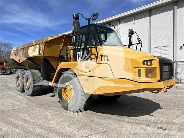 CAT 730C2 Зчленовані самоскиди