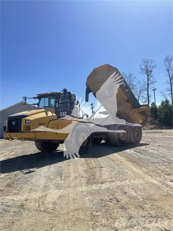 CAT 745 Зчленовані самоскиди