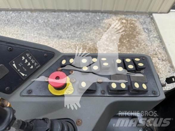 CAT CP44B Грунтові котки