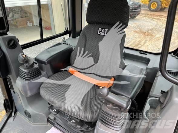 CAT D3 LGP Гусеничні бульдозери