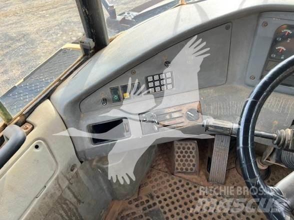 Volvo A25D Зчленовані самоскиди