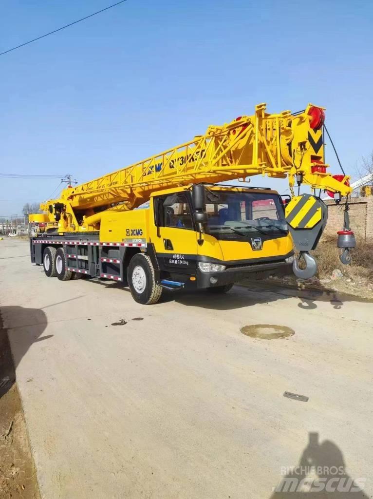 XCMG QY30T автокрани