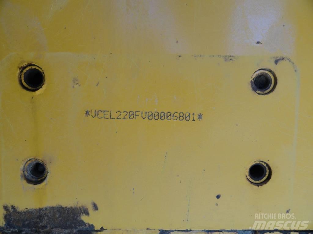 Volvo L 220 F Фронтальні навантажувачі