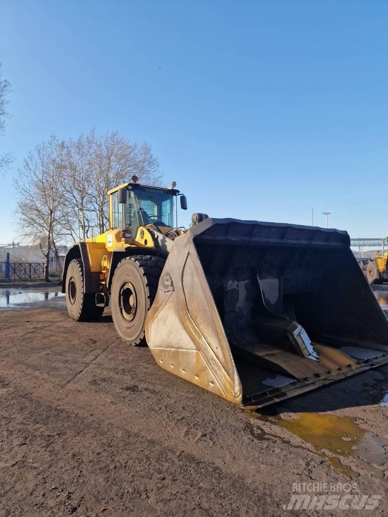 Volvo L 220 F Фронтальні навантажувачі