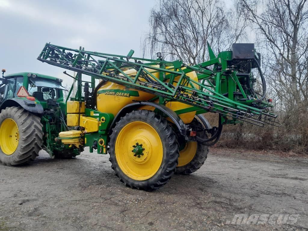 John Deere 840 Причіпні обприскувачі