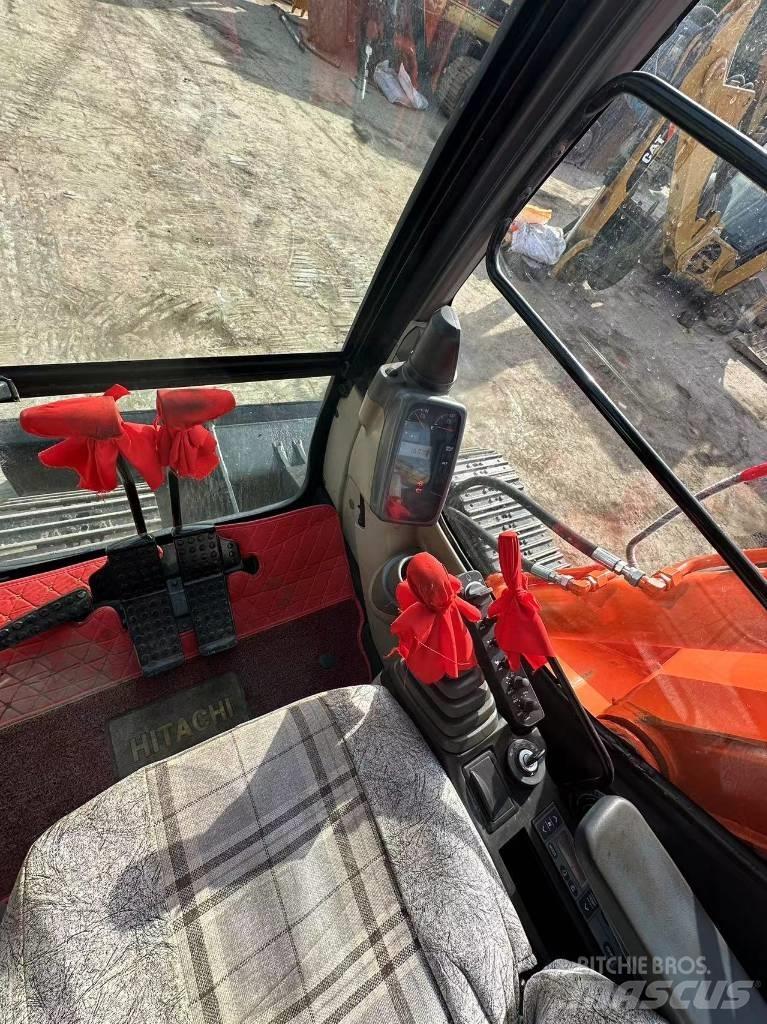 Hitachi ZX 70 Гусеничні екскаватори